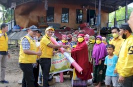 Partai Golkar Jeneponto Distribusikan Air Bersih dan Bantuan Lainnya ke Korban Banjir Tarowang