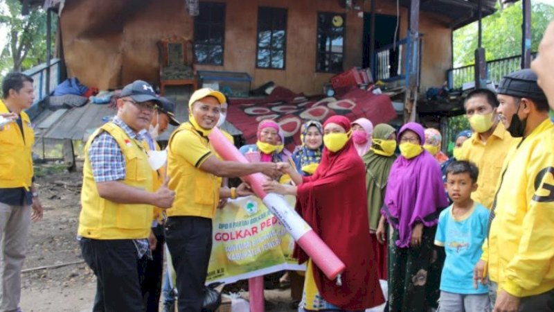 Partai Golkar Jeneponto Distribusikan Air Bersih dan Bantuan Lainnya ke Korban Banjir Tarowang