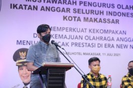 Didaulat Sebagai Ketua IKASI, Begini Gebrakan Firman Pagarra untuk Olahraga Anggar di Makassar