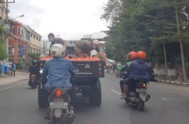Biasanya Bagi Makanan di Masjid, Warung Sedekah Makassar Turun ke Jalan di Masa PPKM