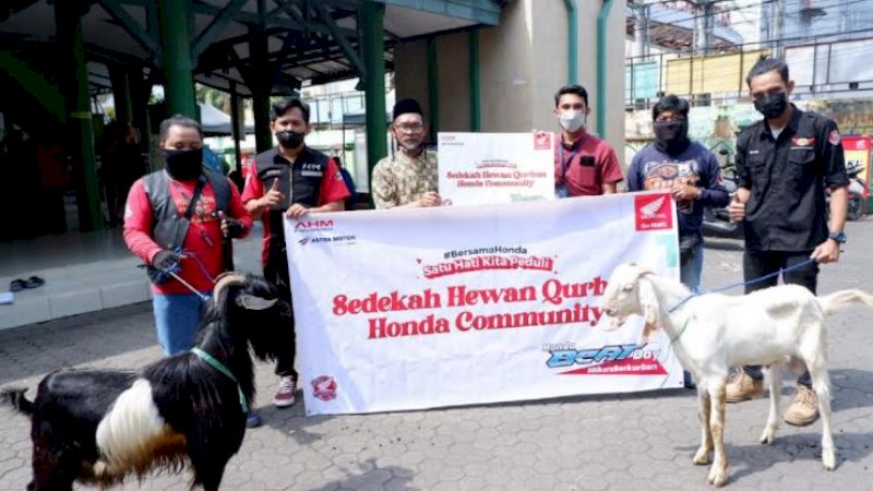 Bantuan ini merupakan donasi dari Asmo Sulsel, AHM, serta komunitas motor Honda dalam hal ini Paguyuban RBI (Republik BeAT Indonesia).