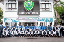 Bupati Barru Lepas Kontingen Sepak Bola Pra Porprov Menuju Parepare