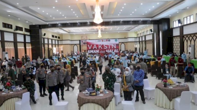 Gelar Vaksinasi Tahap Kedua di Asrama Haji Sudiang, Kapolda Sulsel Optimistis Target 63.900 Dosis Terpenuhi