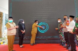 Plt Gubernur Sulsel Launching FIT, Dua Pasien Covid Langsung Masuk Asrama Haji Makassar