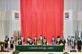 Polisi Berpangkat Kombes Jadi Wisudawan Terbaik Unhas Program Doktor