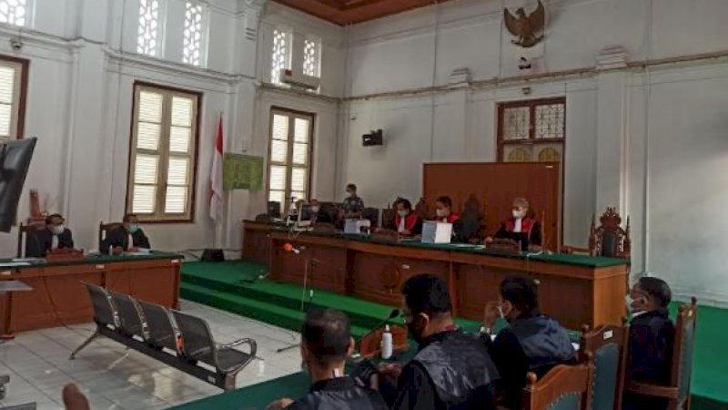 Direktur PT Putra Jaya, Petrus Yalim, dihadirkan Jaksa Penuntut Umum (JPU) sebagai saksi di Pengadilan Negeri Makassar.