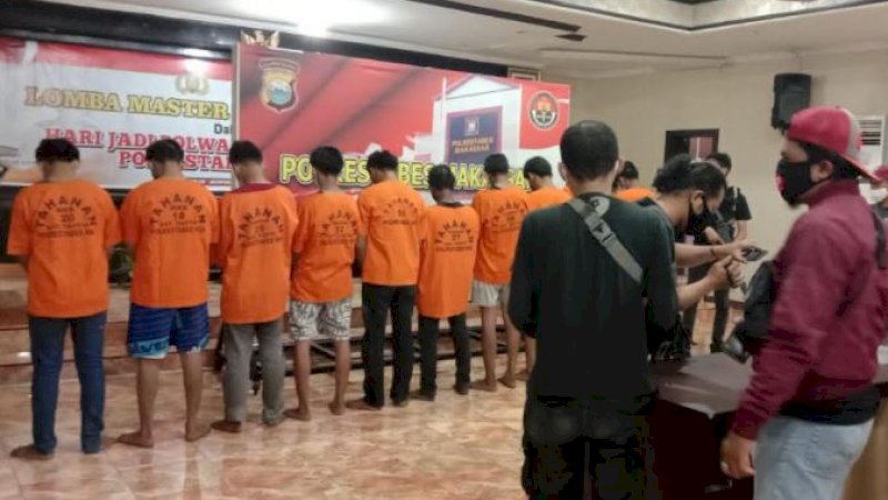 Para pelaku dihadirkan saat rilis pers di Polrestabes Makassar, Kamis (29/7/2021).