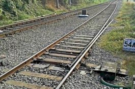 Menyamar Menggunakan Seragam Polisi, Teroris Sandera Kepala Stasiun Kereta Api