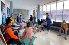 Pemkab Bantaeng Buka Gerai Vaksinasi di Pantai Seruni