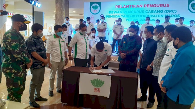 Dihadiri Bupati, Ini Alasan Pengurus Pemuda Tani HKTI Maros Dilantik di Mal