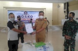 Pemkab Barru Dapat Sumbangan 100 Baju Hazmat dari Semen Bosowa