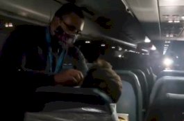 Ganggu Pramugari, Penumpang Ini Diikat ke Kursi dengan Lakban Sampai Pesawat Mendarat