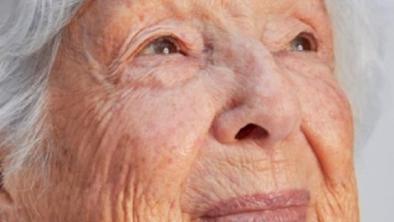 Nenek 99 Tahun Dijadikan Model Produk Kecantikan oleh Cucunya