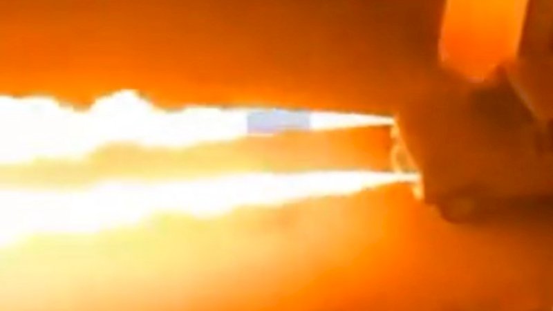 Mekanik Rusia Ciptakan Mobil "Naga" Pertama di Dunia yang Dapat Menyemburkan Api