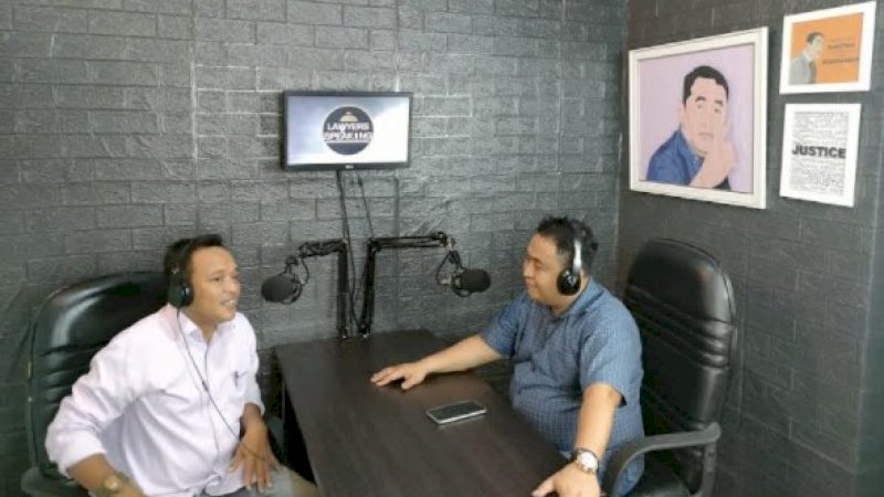 Advokat Asal Jeneponto Launching Podcast Lawyear Speaking di Makassar