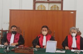 Putusan Sela: Hakim Tolak Eksepsi Edy Rahmat