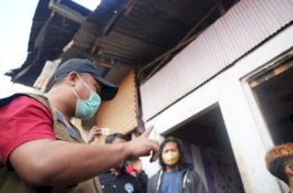 Plt Gubernur Sulsel Serahkan Bantuan Logistik Korban Kebakaran di Jalan Muhammad Tahir