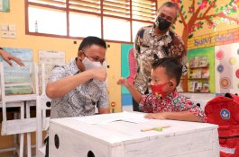Bupati Bantaeng Minta Perlengkapan Sekolah Gratis Segera Didistribusi