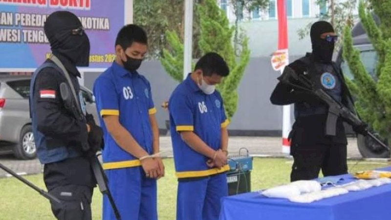 Dua Bandar Dihadirkan dan Dikawal Polisi Bertopeng, BNNP Sultra Musnahkan Barang Bukti Narkoba 1.645 Gram