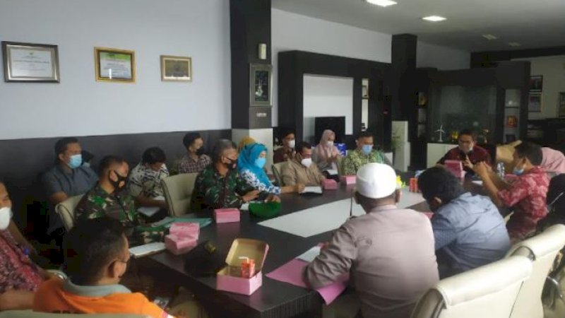 Rapat pemantapan menyambut hari ulang tahun (HUT) ke-76 Kemerdekaan Republik Indonesia (RI) di Ruang Sekda Sidrap, Jumat (13/8/2021).