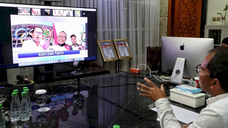 Wali Kota Makassar, Moh Ramdhan Pomanto saat menjadi narasumber di salah satu stasiun televisi nasional yang menghadirkan sejumlah atlet berprestasi dan juga turut di hadiri oleh Menteri Pemuda dan Olahraga Zainudin Amali.(14/8).