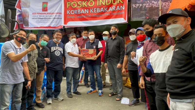 Bawa Bantuan, Dirut PT SCI Sekaligus Sampaikan Rencana Pembangunan Rusun di Lokasi Kebakaran Lepping