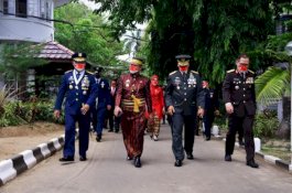 Kenakan Pakaian Adat Bugis Makassar saat Upacara Kemerdekaan, Plt Gubernur Sulsel Serukan Gotong Royong Hadapi COVID-19