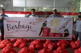 Toyota Berbagi, Bantu Masyarakat di Area Cabang Kalla Toyota