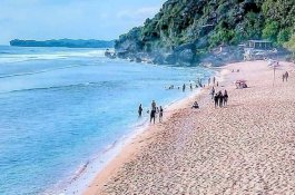 Instruktur Yoga Wanita Digigit Iguana saat Kayang, Bukannya Menolong Perekam Video Justru Lakukan Ini