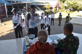 Sebelum Tes Kesehatan Pertama, Calon Prajurit TNI AL Makassar Jalani Swab Antigen