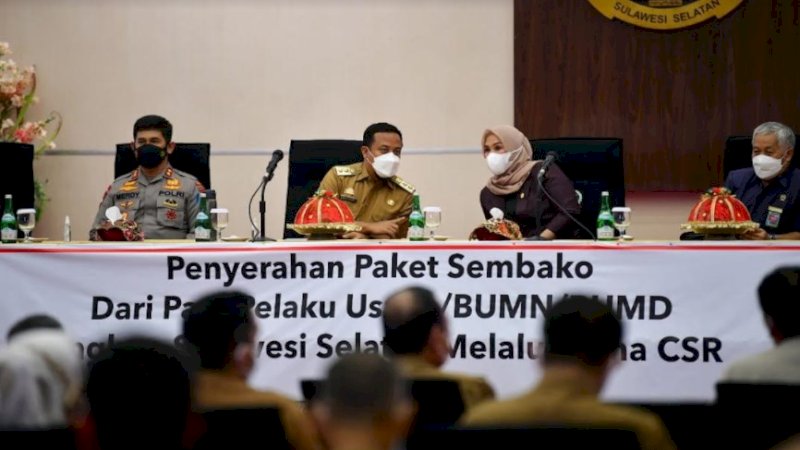 PLN Bagikan 1.000 Paket Sembako bagi Masyarakat Terdampak Covid-19 di Sulawesi Selatan
