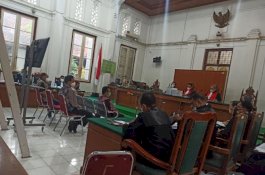 Dihadirkan sebagai Saksi, Jumras Sebut Keluarga NA Sering Bawa Catatan Paket Proyek untuk Dimenangkan