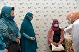 Vaksinasi Ibu Hamil, Plt Ketua PKK Sulsel: Jangan Takut Divaksin