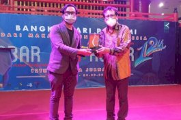 Ini Sumbangsih Juru Bicara Presiden Jokowi sehingga Diganjar Kabar Makassar Award