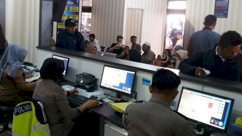 Sering Duduk di Loket, Cleaning Service Samsat Bulukumba Gelapkan Uang Wajib Pajak Ratusan Juta