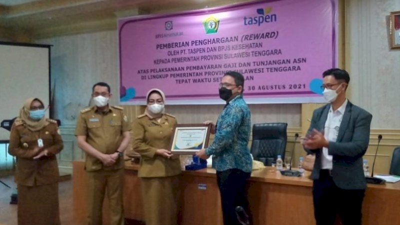 ASN Cepat Gajian, Pemprov Sultra Dapat Penghargaan dari PT Taspen dan BPJS Kesehatan