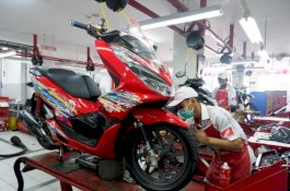 Wajo Dilanda Banjir, AHASS Asmo Sulsel Salurkan Bantuan