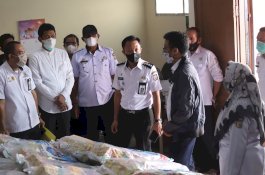 Camat Makassar Pastikan Penyaluran Bansos di Wilayahnya Berjalan Tertib