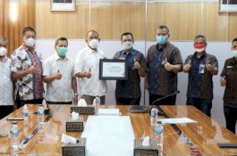 Bedah Rumah, Wujudkan Hunian Sehat bagi IKPLN Daerah Sulselrabar