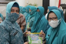Ketua TP PKK Tamalanrea Hadiri Launching Program Halo-halo Covid 19