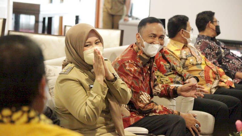 Wakil Wali Kota Makassar, Fatmawati Rusdi Masse, saat hadiri penerimaan penghargaan dari Pemerintah Provinsi Sulawesi Selatan di ruang rapat pimpinan kantor gubernur, Jalan Urip Sumoharjo Makassar, Senin (6/9/2021).