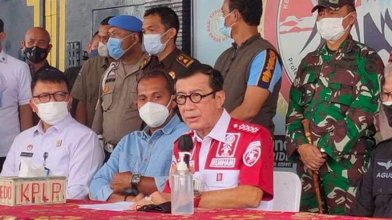 Menteri Hukum dan HAM, Yasonna H. Laoly, memberikan keterangan kepada pers usai meninjau lokasi kebakaran di Lapas Kelas I Tangerang, Rabu (8/9/2021). (Foto: Nicholas Ryan/Kompas.com)
