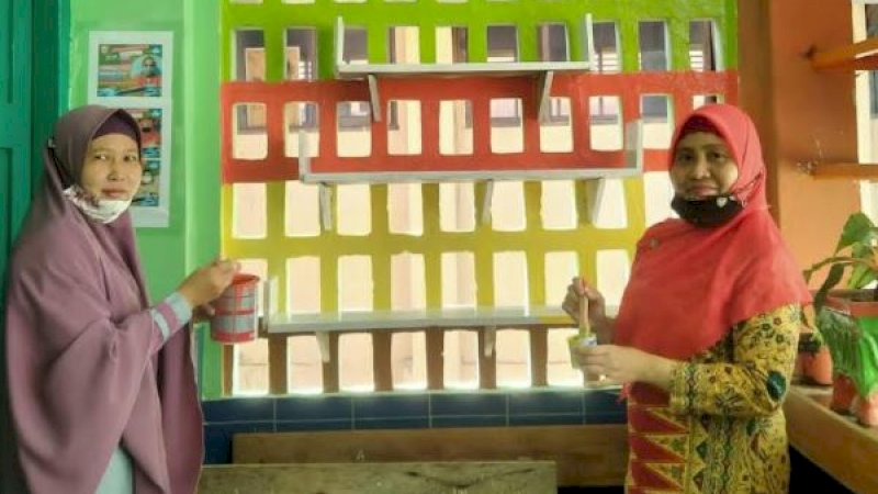 Gerakan benahi pojok baca dilakukan oleh guru-guru di Unit Pelaksana Tekhnis (UPT) Satuan Pendidikan Formal (SPF) SDN Kalukuang IV Kota Makassar.

