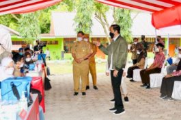 Puji Konsep Vaksinasi Door to Door di Wajo, Presiden Jokowi: Memang Lebih Bagus Jemput Bola