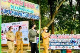 Plt Gubernur Sulsel Dampingi Presiden Jokowi Tinjau Vaksinasi Pelajar di Wajo