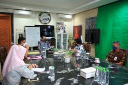 USAID IUWASH PLUS Temui Danny Bahas Pendampingan PALD di DPU Makassar