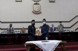 Dihadiri Wali Kota dan Wawali, DPRD Makassar Sahkan Perda RPJMD 2021-2026