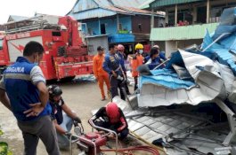 Puting Beliung Desa Botto, Tim Penanganan Bencana Wajo Gerak Cepat Lakukan Evakuasi