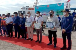 Kalla Lines Raih Penghargaan Safety, Security, Clean Ocean, and Services dari Kesyahbandaran Utama Makassar