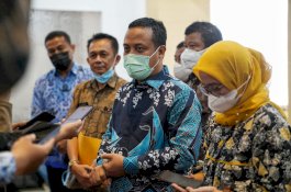 Covid-19 Varian Omicron Masuk Indonesia, Plt Gubernur Sulsel Ajak Masyarakat Segera Vaksin